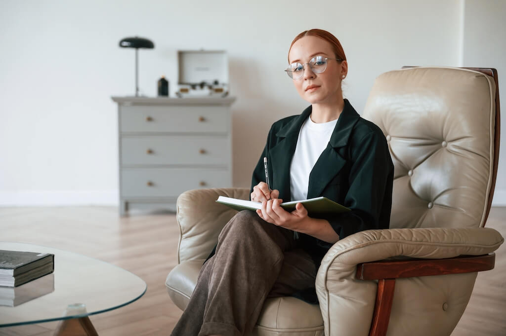 Wynagrodzenie za okres wypowiedzenia przy likwidacji oddziału, jakie prawa ma psycholog na kontrakcie?