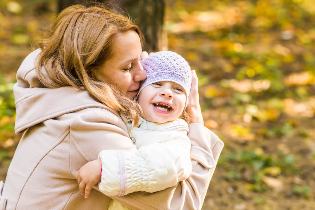 Jak zatrudnić nianię, aby miała liczone świadczenia i staż pracy