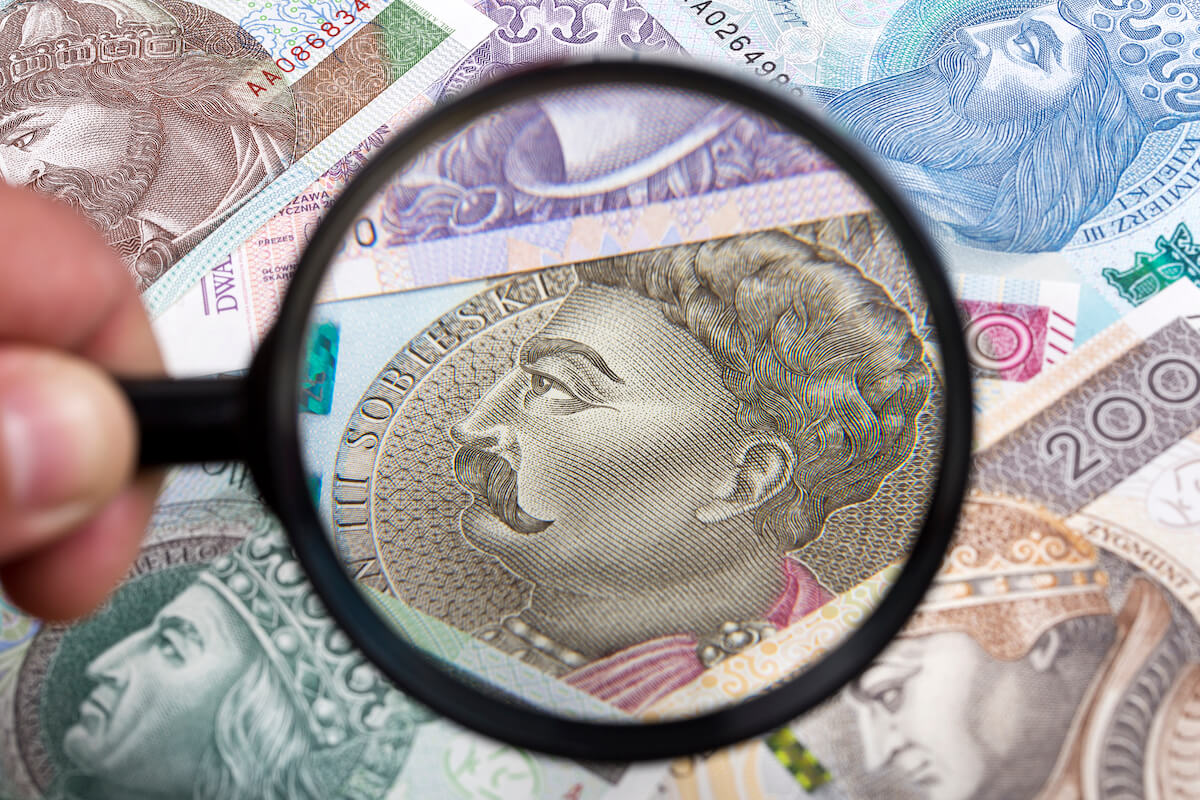 Podatek i składki przy wypłacie pracownikom środków z ZFŚS na święta