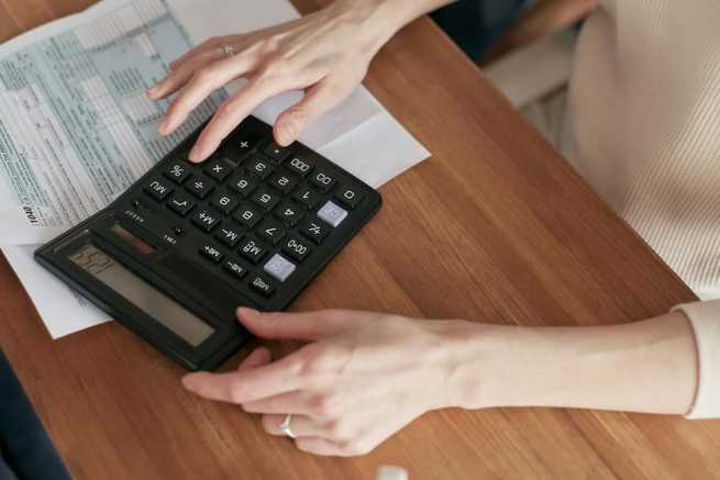 Jak wypełnić PIT 37 i dlaczego warto dokonać rozliczenia deklaracji PIT przez internet? 3 zalety