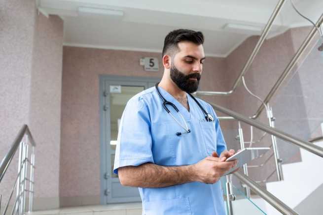 SP ZOZ, stanowisko specjalisty, kategoria zaszeregowania i wynagrodzenie