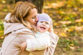 Jak zatrudnić nianię, aby miała liczone świadczenia i staż pracy